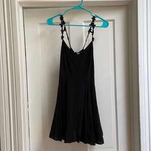 Urban outfitters 90s inspired mini swing dress with daisy straps 🌼